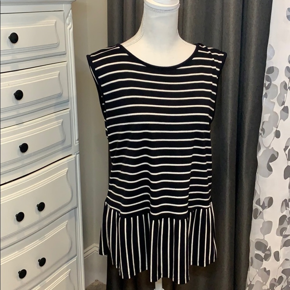 EUC A.N.A Sleeveless Flared Tank